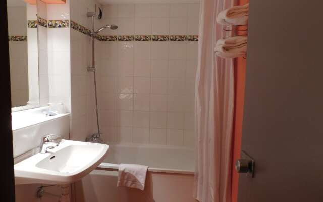 KYRIAD BELLEGARDE - Genève