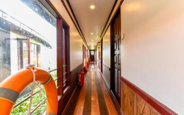 OYO 23227 Alleppey Eco Houseboat 3 Bhk