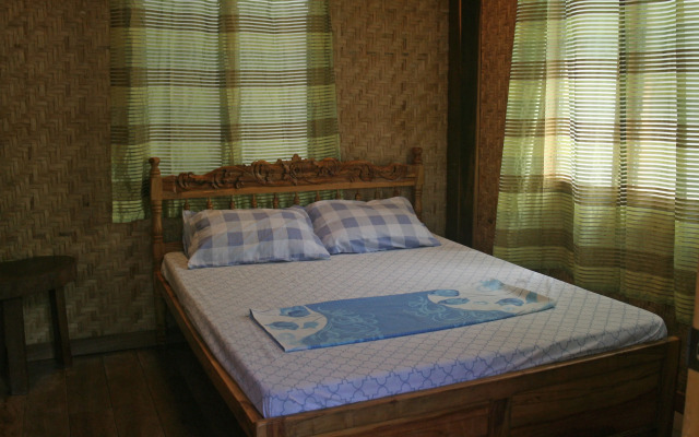 Jjs Backpackers Village