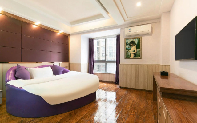 Zizhong Zhonghang Hotel