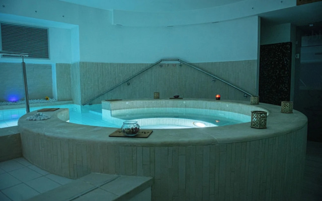 Artemide Fiore Club Suite & Spa