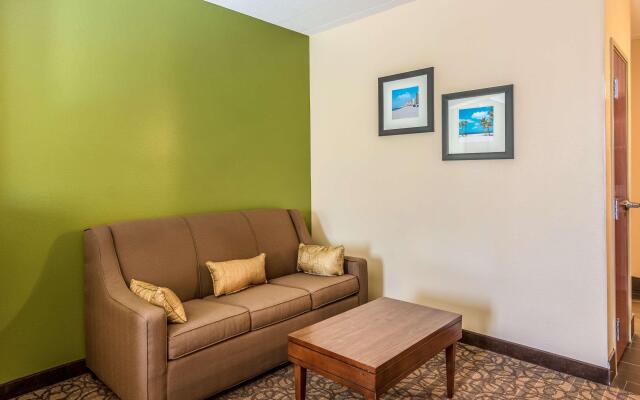 Comfort Inn & Suites Panama City North