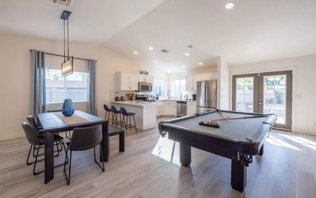 Scottsdale Sahuaro 4 Bedroom Home by RedAwning