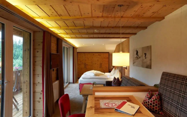 Almhotel Told