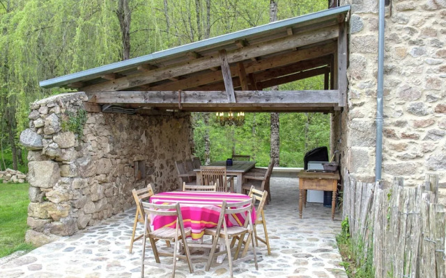 Cozy Mansion in Brandonnet With Swimming Pool