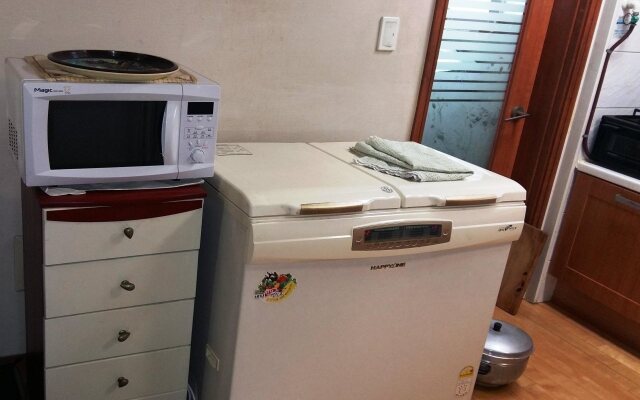 Happy Day Family Guesthouse