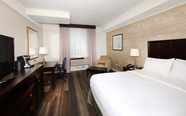 Holiday Inn & Suites Windsor Ambassador Bridge by IHG
