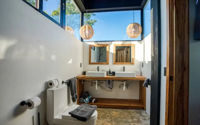 Balam Beach Villa - Modern 4bed Oceanfront w Pool