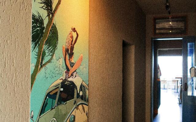 Surfer Caravan Gastro Pub and Suites