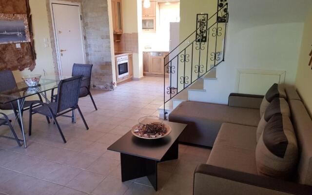 Stellas House Polychrono