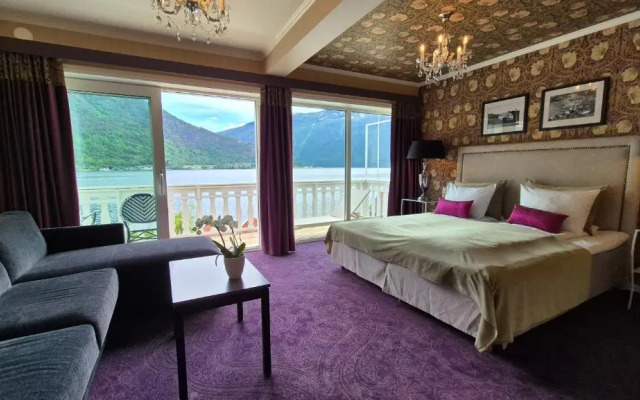 Hofslund Fjord Hotel