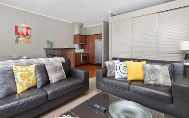 Perfect Location, Viaduct Harbour CBD