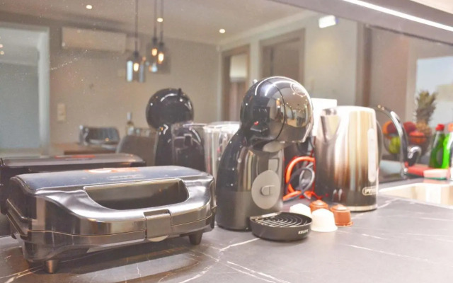 Alikes Deluxe Houses - 300m from the beach