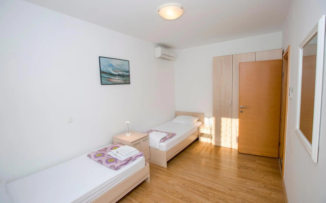 Apartments Villa Dina