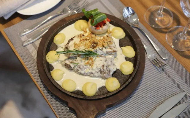 VIP Hotel