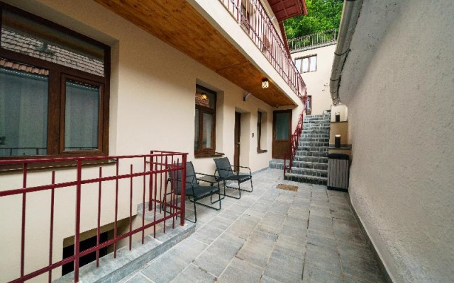 Montello Brasov Guest House