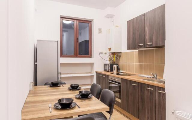 CHÂTEAU: Upscale Suites in Bucharest's Historical Center!