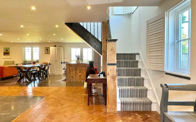 Seawynds Family Home With Far-reaching Sea Views