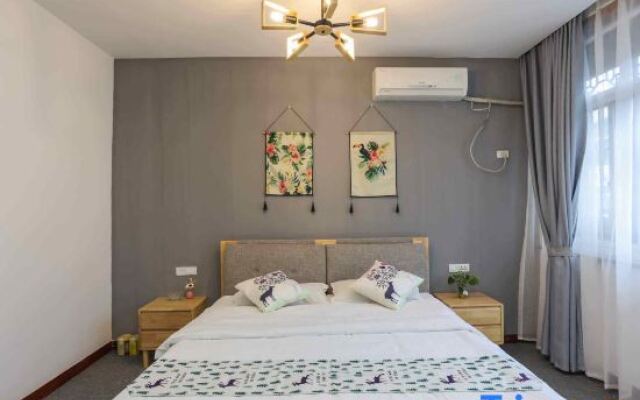 Wuzhen Xiaocheng Love Hotel