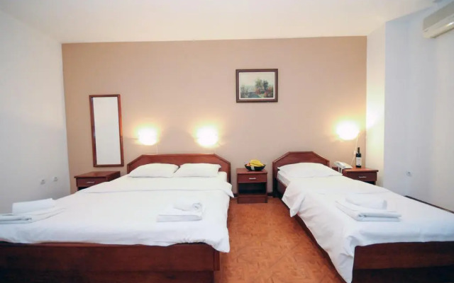 Garni Hotel MB