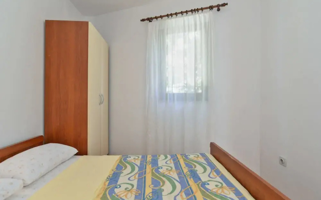 Apartment 1096