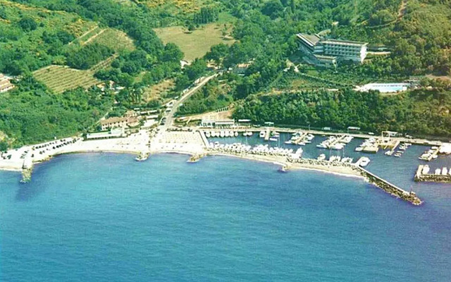Hotel Capo Est