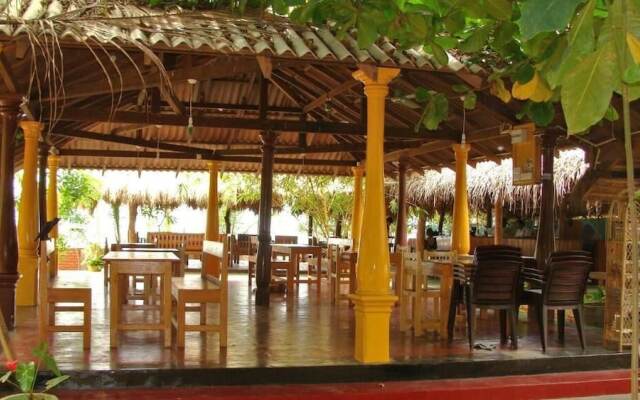 Rupa's Hotel Arugambay
