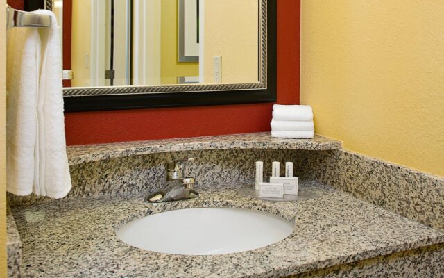 Courtyard by Marriott Houston Rice University