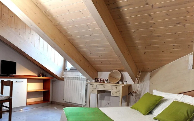 Uno Sguardo sui Tetti by Wonderful Italy