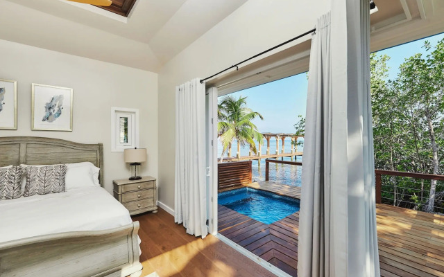 Ray Caye Private Island Resort