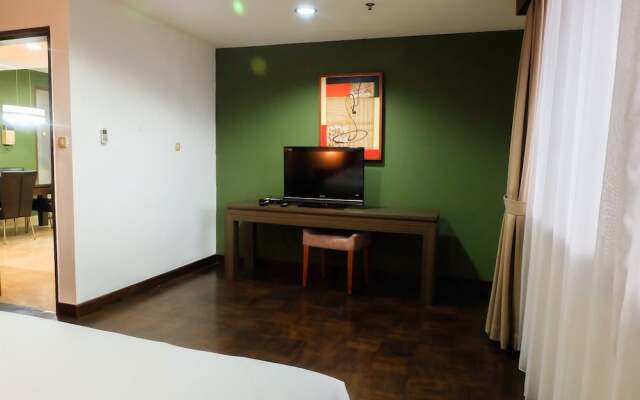 2 Bedroom Park Royale Apartment By Travelio