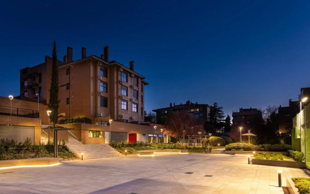 Premium Accomodation in La Rosaleda - Madrid