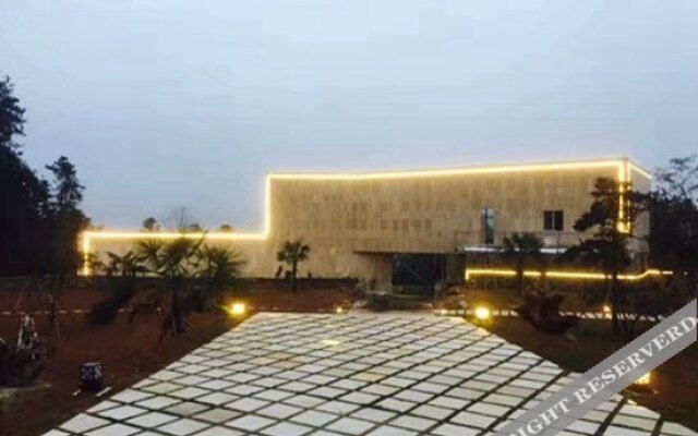 Yinxin'gu Treehouse Hotel