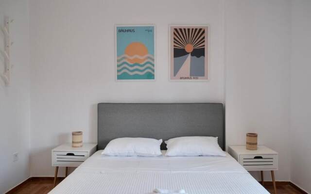 SynPiraeus Apartments & Studios