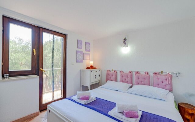 Stunning Home in Ston With 2 Bedrooms, Wifi and Outdoor Swimming Pool