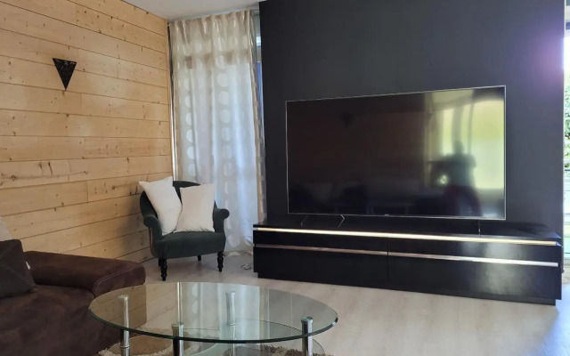 Nice 86m with Terrace Near the Beach!