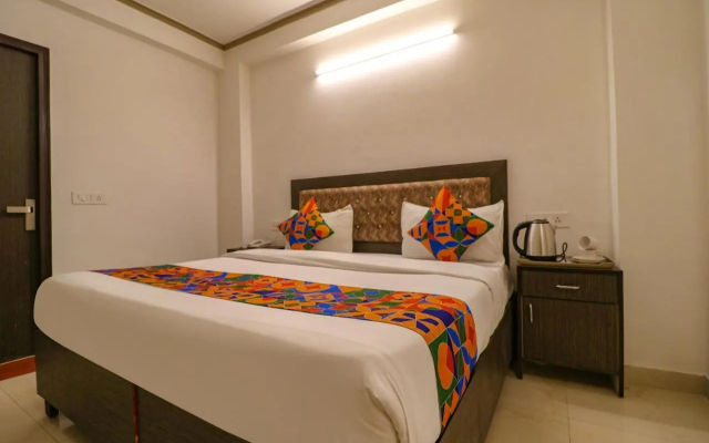 FabHotel Dolphin International