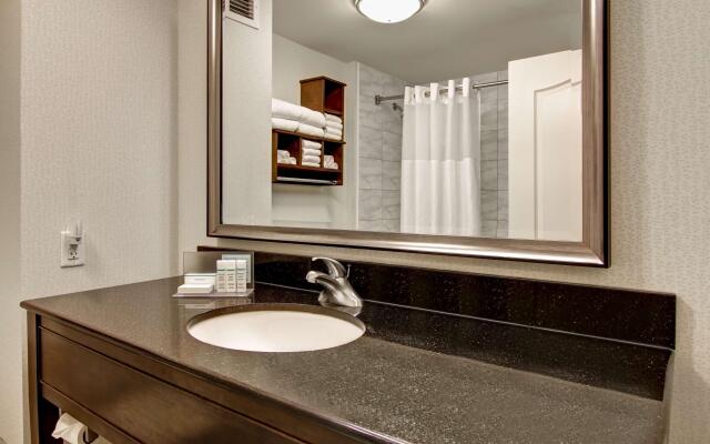 Hampton Inn by Hilton Toronto Airport Corporate Centre