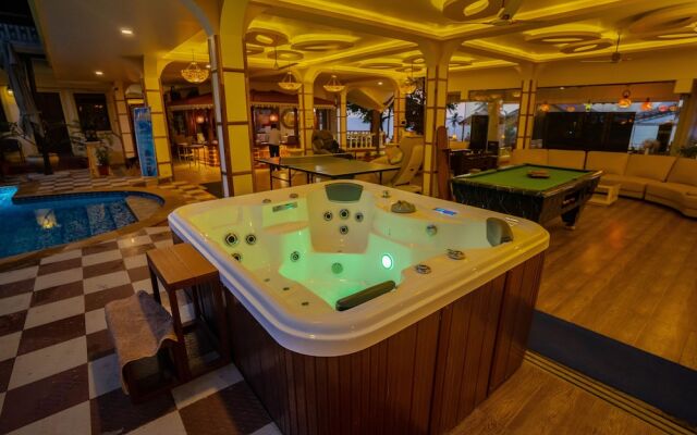 Alcove Resort