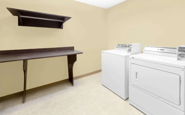 Microtel Inn & Suites Ozark