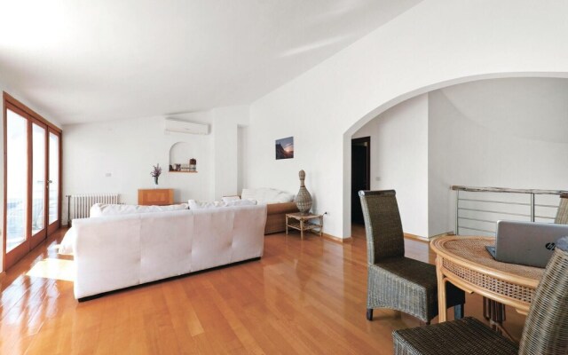 Awesome Home in Zaboric With 5 Bedrooms and Internet