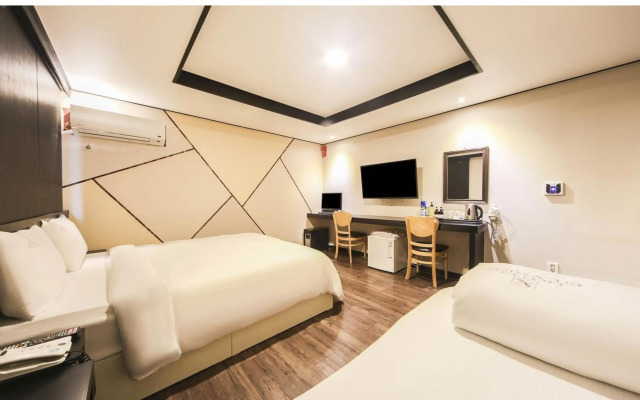 Elysee Hotel