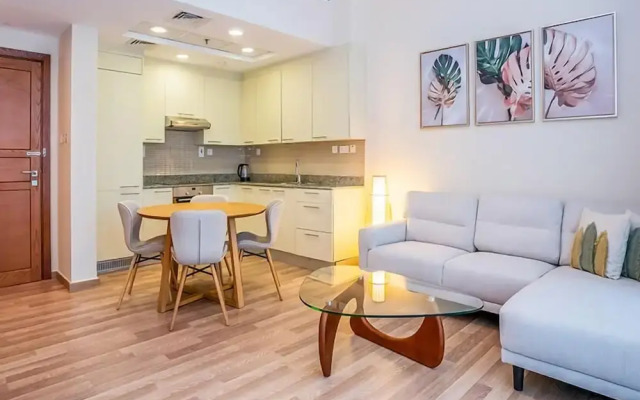 Homesgetaway-Cozy 1BR Bay Square Bldg. 9