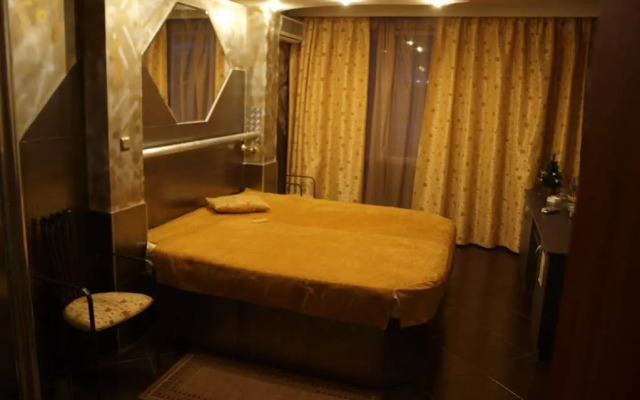 Paralax Hotel