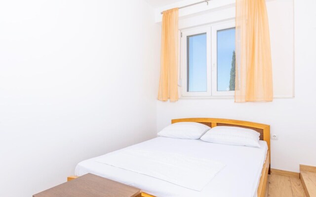 Amazing Apartment in Omis With 3 Bedrooms and Wifi