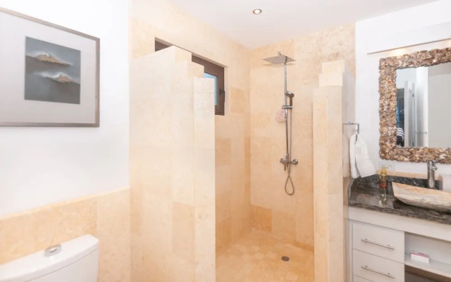 Pristine Bay 1316 2 Bedroom Home