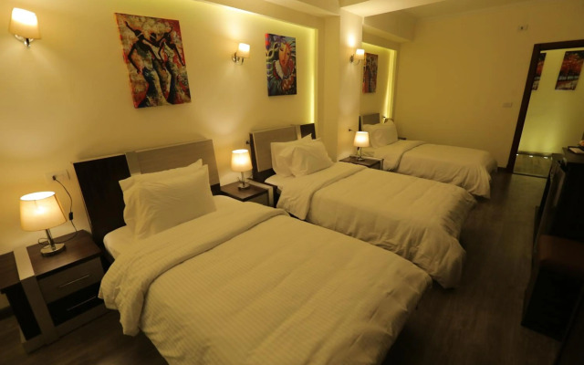 Pyramid Edge Hotel & Exclusive Pyramids View Rooftop
