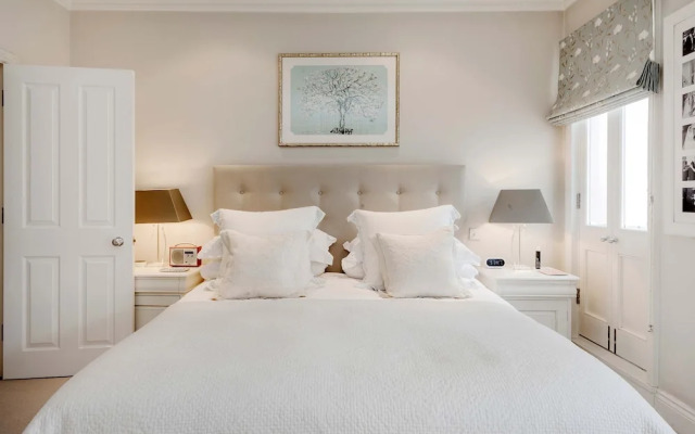 Stunning 4 bed Fulham Home With Garden