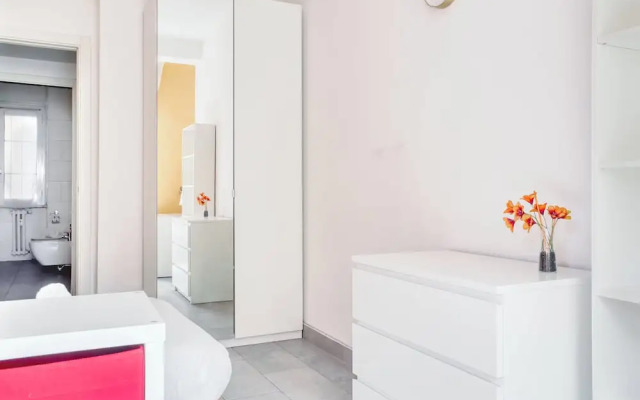 Bright 3BR flat near Park