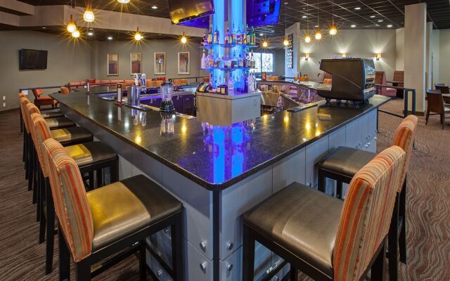 Holiday Inn Evansville Airport